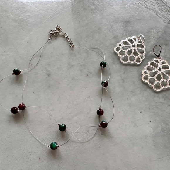 Earrings and necklace - Picture 1 of 2